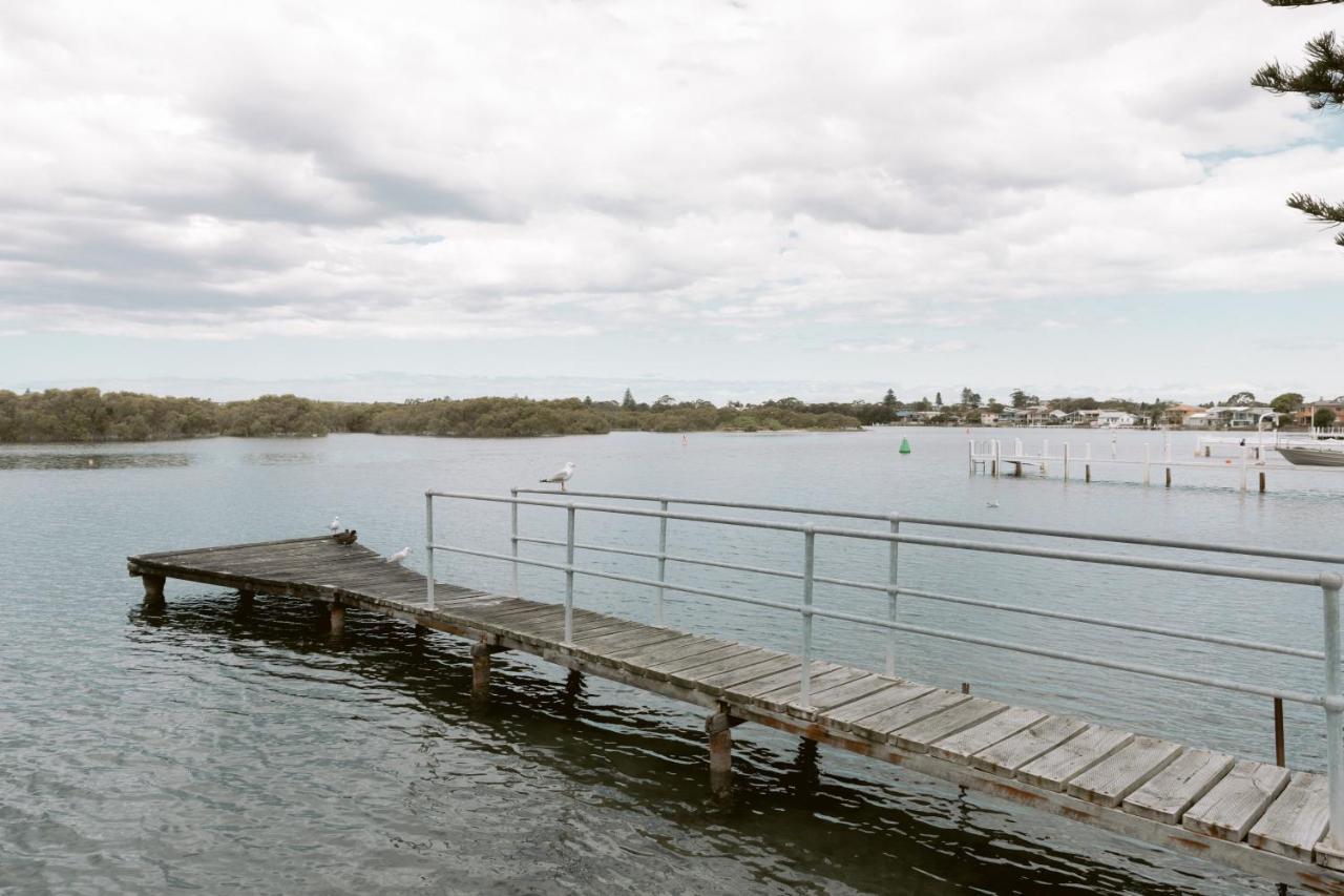 Black Swan Waterfront Motel (Adults Only) Swansea Bagian luar foto