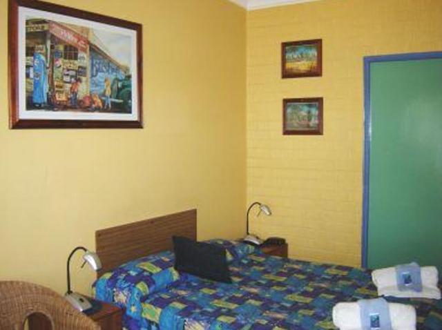Black Swan Waterfront Motel (Adults Only) Swansea Ruang foto